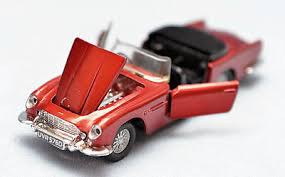 DINKY 110 Aston Martin DB5 door plastic window RH - Each - (17366)