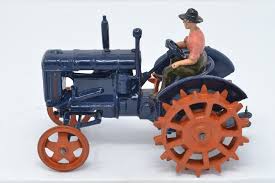 BRITAINS 127F Fordson spiked rear wheels (two part casting each wheel) - Each - (21029)