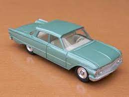 DINKY 148 Ford Fairlane clear plastic window unit - Each - (17494)
