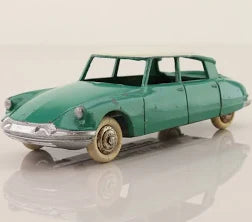 DINKY 24C Town sedan dash and steering wheel (1 piece) - Each - (17144)