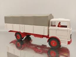 DINKY 940 Mercedes truck white plastic tailgate - Each - (18637)