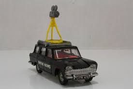 DINKY DECALS 281 Fiat camera car 'Pathe News' (waterslide transfer) - Set - (16914)