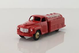 DINKY DECALS 30P Studebaker tanker 'Petrol' black (waterslide transfer) - Set - (16810)