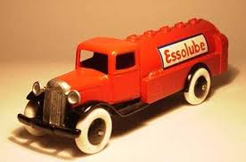 F/DINKY DECALS 25D Tanker 'Esso oval with Essolube for rear' - waterslide transfer - Set - (19936)