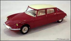 F/DINKY 530 Citroen DS19 clear plastic window unit - Each - (19841)