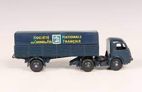 F/DINKY DECALS 575 'SNCF' for canopy 2nd issue - waterslide transfer - Each - (22461)