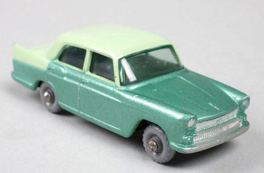 MATCHBOX 29B Austin Cambridge green tinted plastic window unit - Each - (21088)
