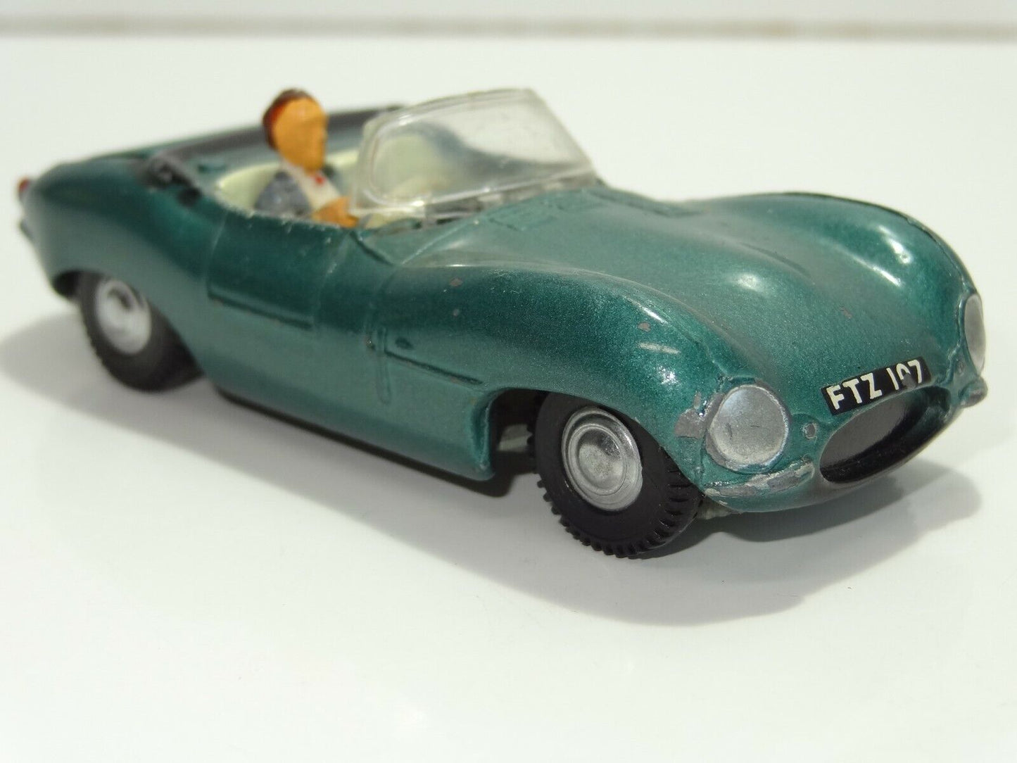 SPOTON 107 Jaguar XKSS plastic screen - Each - (20551)
