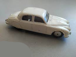 CORGI 208 Jaguar 2.4 clear plastic window unit - Each - (15354)