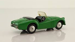 CORGI 301 Triumph TR2/TR3 plastic screen - Each - (15570)