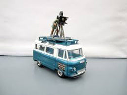 CORGI 479 Commer camera kit with man fully built and painted - Each - (15875)