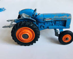 CORGI 60 Tractor front hub metal - Each - (15251)