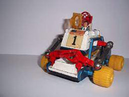 CORGI 811 Moon Buggy red plastic pincers – one side - Side - (16005)