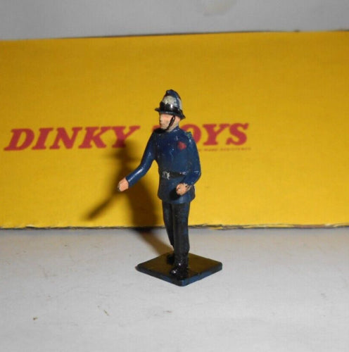 DINKY 008 Fire Chief officer plastic painted - Each - (17264)
