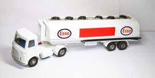 DINKY DECALS 945 AEC Tanker Esso and red stripes for tank sides Tiger in your tank for end (waterslide transfer) - Set - (17044)