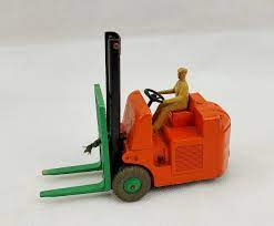 DINKY 401 Fork Lift driver (unpainted) - Each - (18163)