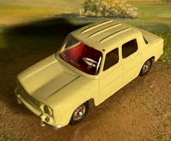 F/DINKY 517 Renault R8 clear plastic window unit - Each - (22360)
