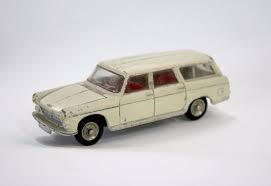 F/DINKY 525 Peugeot 404 estate tailgate window  - Each - (19838)