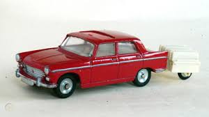 F/DINKY 536 Peugeot 404 clear plastic window unit - Each - (22366)