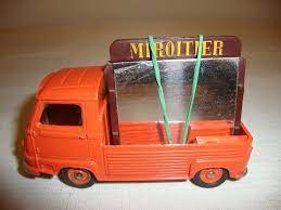 F/DINKY 564 Renault Estafette clear plastic window unit - Each - (21142)