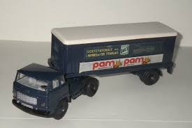F/DINKY 803 Unic Esterel cab clear plastic headlamps unit   - Each - (22387)