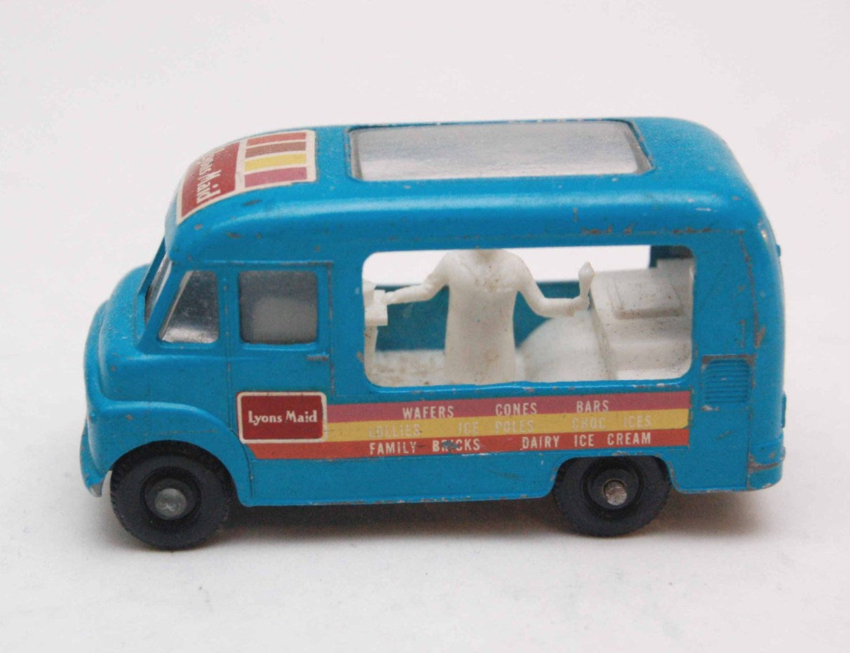 MATCHBOX 47B Commer Ice Cream Van clear plastic window unit - Each - (19188)