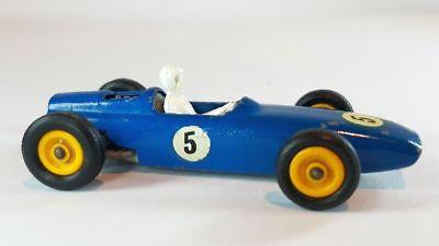 MATCHBOX 52B BRM white plastic driver and steering wheel (2 parts) - Each - (19191)