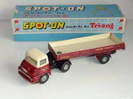 SPOTON 111 Ford Thames Trader cab clear plastic window unit - Each - (20563)