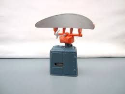 CORGI 353 Radar scanner silver plastic antenna     - Each - (15719)